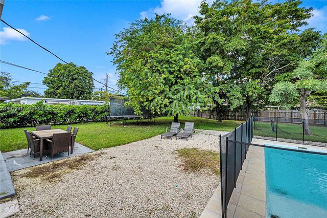 6625 SW 45th St, Miami, FL 33155