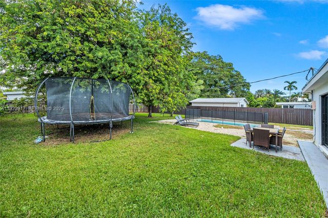 6625 SW 45th St, Miami, FL 33155