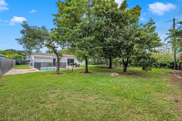 6625 SW 45th St, Miami, FL 33155