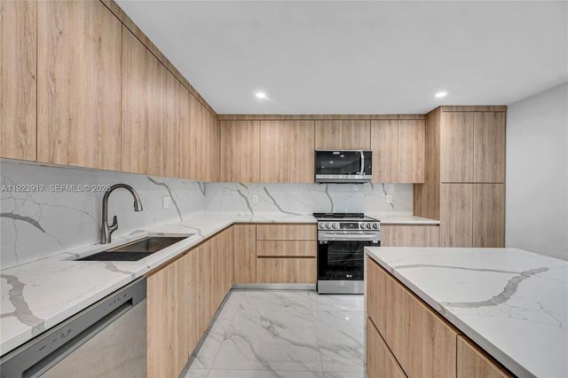 6625 SW 45th St, Miami, FL 33155