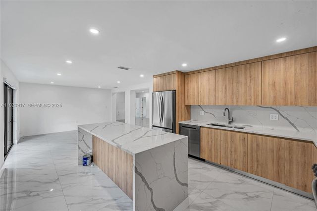 6625 SW 45th St, Miami, FL 33155