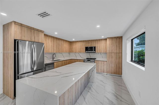 6625 SW 45th St, Miami, FL 33155