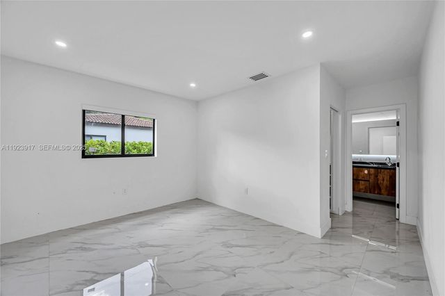 6625 SW 45th St, Miami, FL 33155