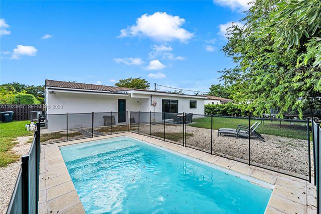 6625 SW 45th St, Miami, FL 33155