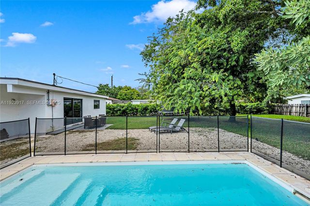 6625 SW 45th St, Miami, FL 33155