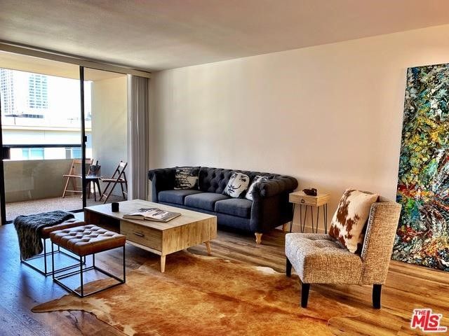 600 W 9th 1011, Los Angeles, CA 90015