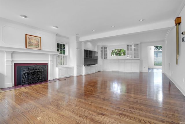 422 W Water Street, Newburgh, IN 47630