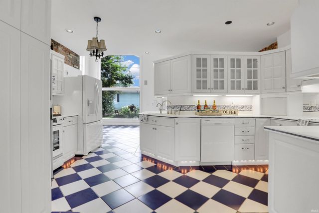 422 W Water Street, Newburgh, IN 47630