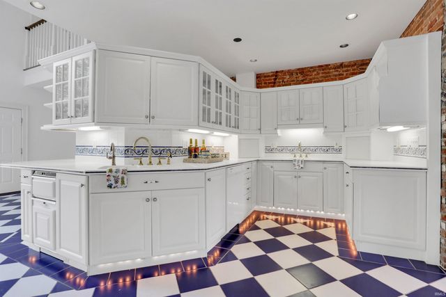 422 W Water Street, Newburgh, IN 47630