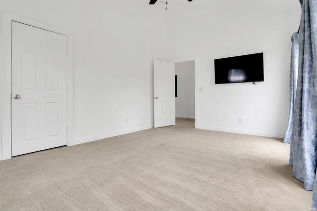 422 W Water Street, Newburgh, IN 47630