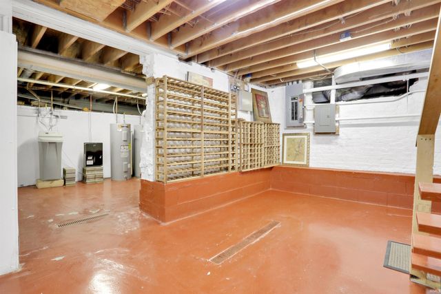 422 W Water Street, Newburgh, IN 47630