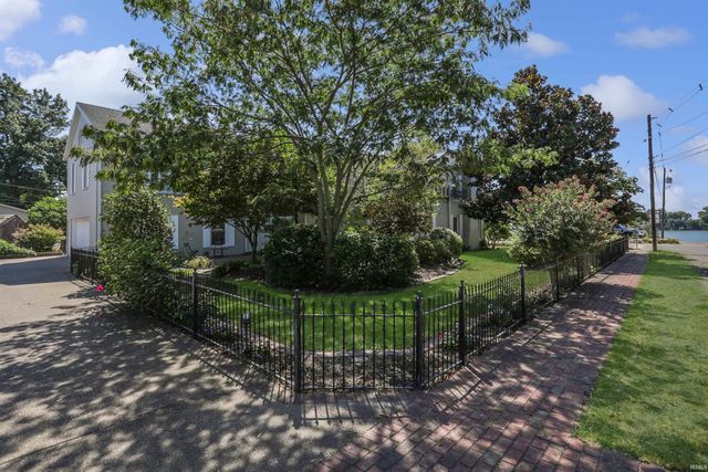 422 W Water Street, Newburgh, IN 47630