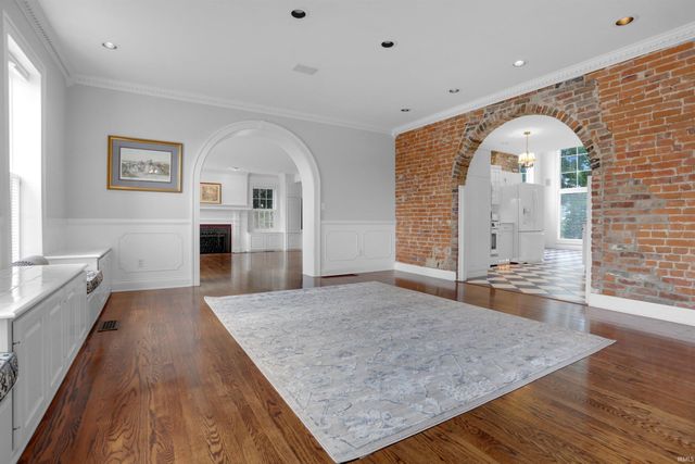 422 W Water Street, Newburgh, IN 47630