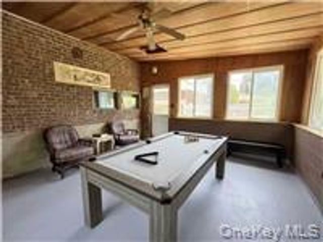 25 Reed Lane, Westbury, NY 11590
