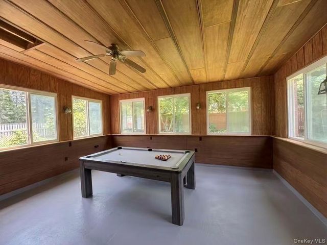 25 Reed Lane, Westbury, NY 11590