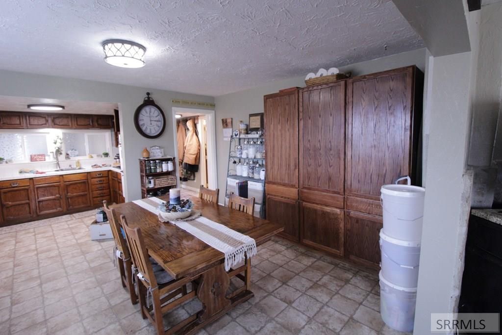 Image 11 of property listing at 2967 W 2400 N, Arco, ID 83213