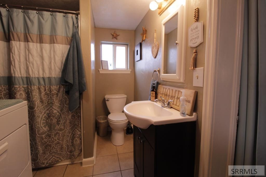 Image 18 of property listing at 2967 W 2400 N, Arco, ID 83213