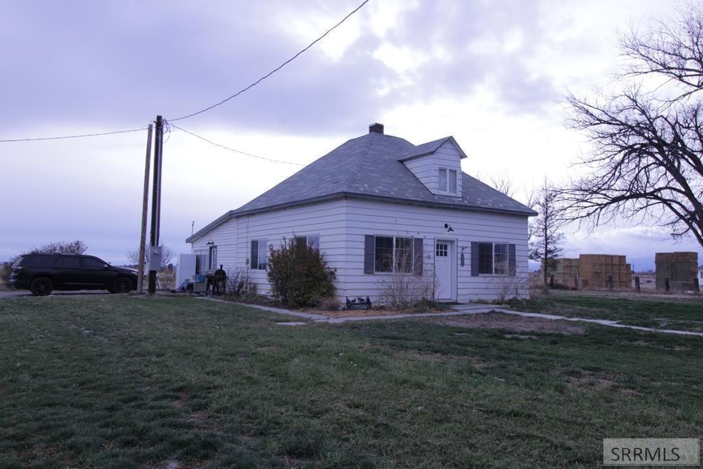 Image 2 of property listing at 2967 W 2400 N, Arco, ID 83213
