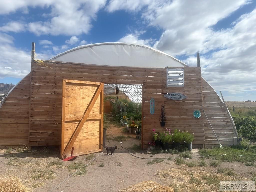 Image 25 of property listing at 2967 W 2400 N, Arco, ID 83213