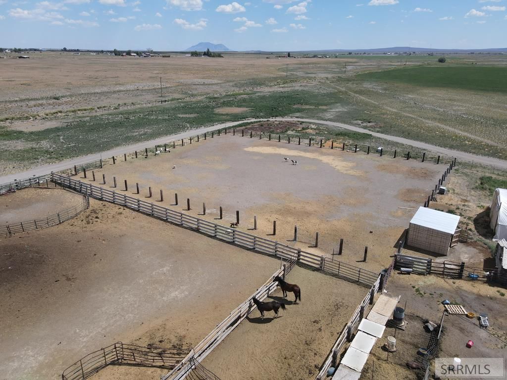 Image 38 of property listing at 2967 W 2400 N, Arco, ID 83213