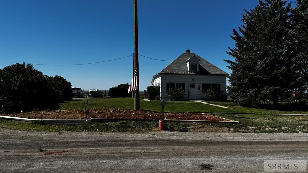 Image 4 of property listing at 2967 W 2400 N, Arco, ID 83213