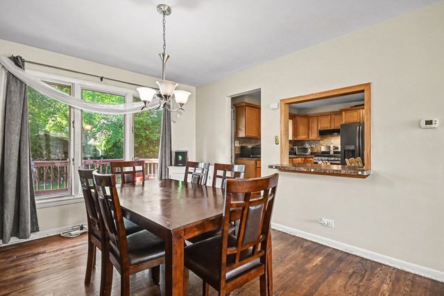 906 N Rainbow Drive, Glenwood, IL 60425