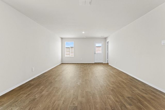 401 Wild Goose DR, Luling, TX 78648