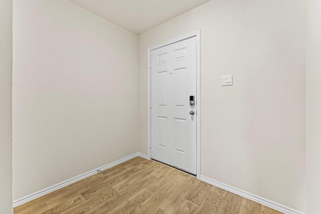 401 Wild Goose DR, Luling, TX 78648