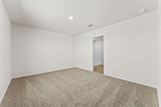 401 Wild Goose DR, Luling, TX 78648