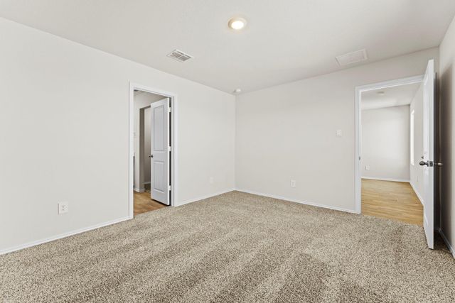 401 Wild Goose DR, Luling, TX 78648