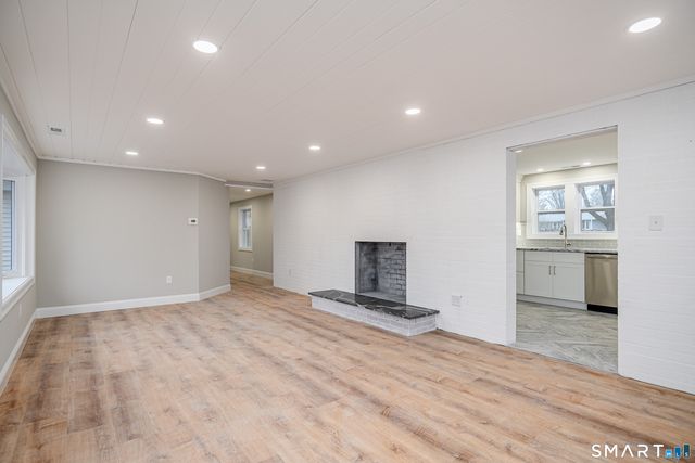 284 Chestnut Tree Hill Road, Oxford, CT 06478