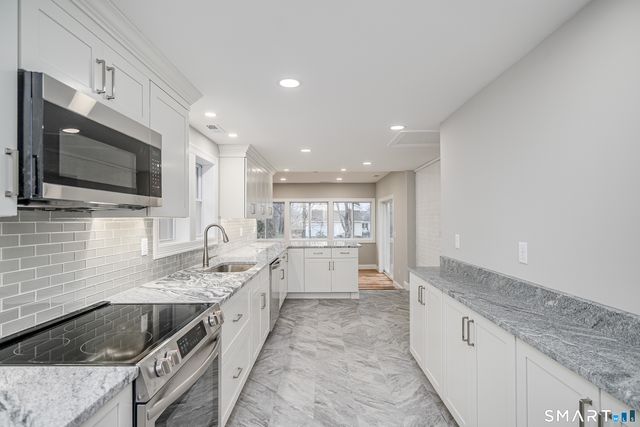 284 Chestnut Tree Hill Road, Oxford, CT 06478