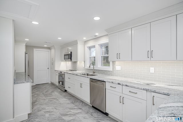 284 Chestnut Tree Hill Road, Oxford, CT 06478