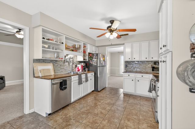 2143 River Chase Dr, Murfreesboro, TN 37128