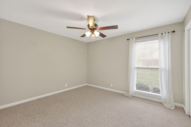 2143 River Chase Dr, Murfreesboro, TN 37128