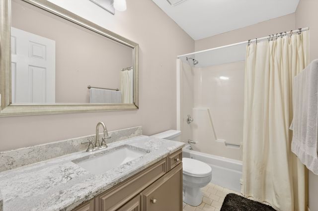 2143 River Chase Dr, Murfreesboro, TN 37128