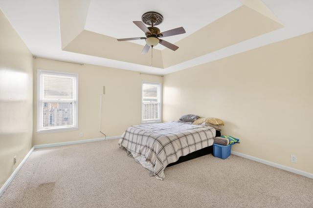 2143 River Chase Dr, Murfreesboro, TN 37128