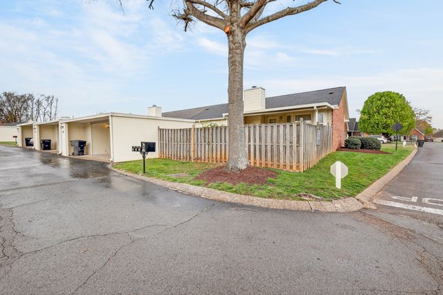 2143 River Chase Dr, Murfreesboro, TN 37128