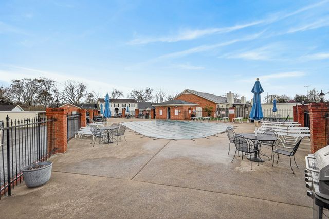 2143 River Chase Dr, Murfreesboro, TN 37128