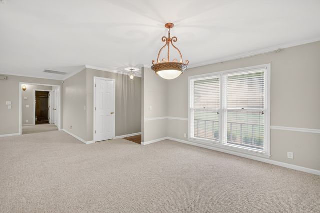 2143 River Chase Dr, Murfreesboro, TN 37128