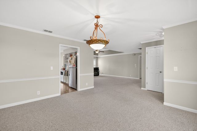 2143 River Chase Dr, Murfreesboro, TN 37128