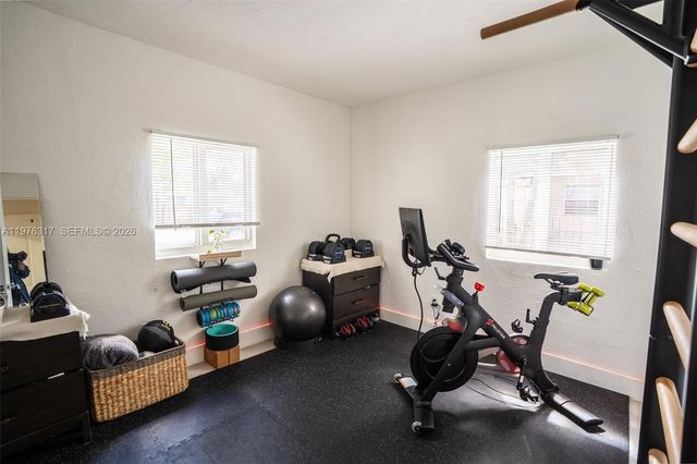 8012 NW 10th Ct, Miami, FL 33150