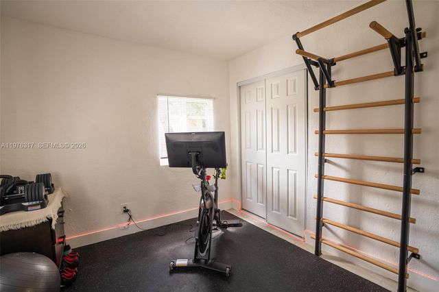 8012 NW 10th Ct, Miami, FL 33150