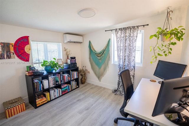 8012 NW 10th Ct, Miami, FL 33150