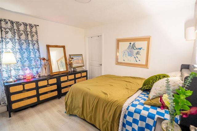 8012 NW 10th Ct, Miami, FL 33150