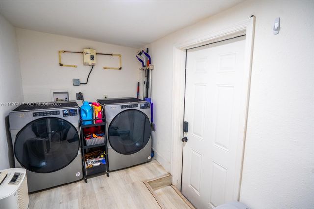 8012 NW 10th Ct, Miami, FL 33150