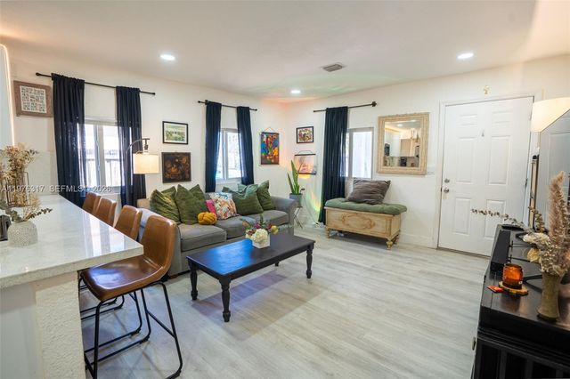 8012 NW 10th Ct, Miami, FL 33150