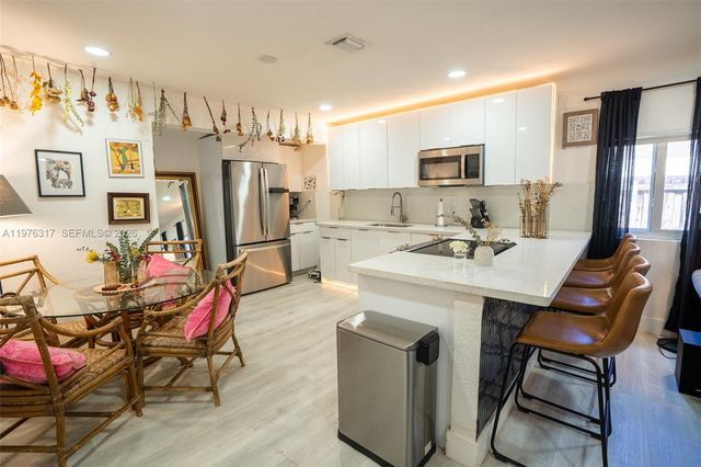 8012 NW 10th Ct, Miami, FL 33150