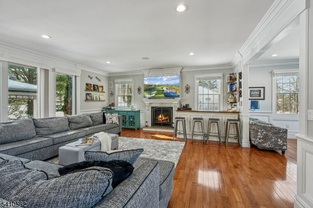 25 Page Dr, Oakland Boro, NJ 07436