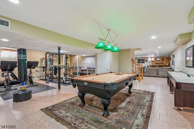 25 Page Dr, Oakland Boro, NJ 07436